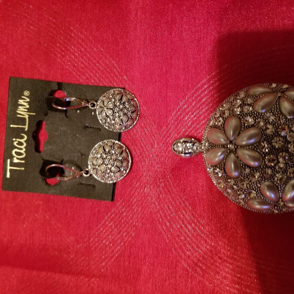 Earrings & Pendant Set